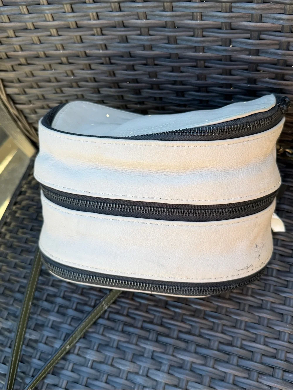 Marc Jacobs REVERSIBLE leather Crossbody / Creme /Hunter Green, GOAT leather